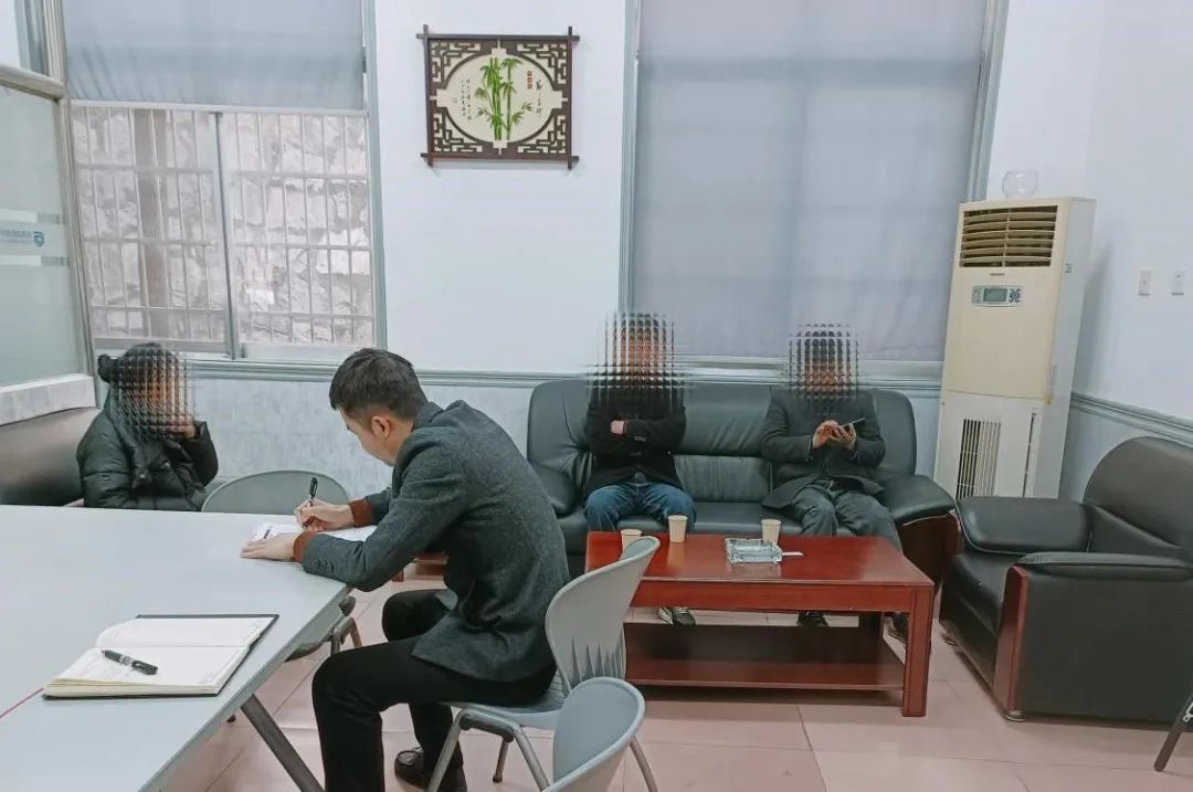 为农民工提供法律咨询服务.jpg